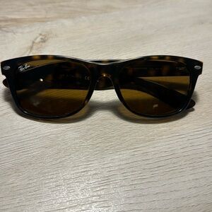 Ray-ban wayfarers, tortoise